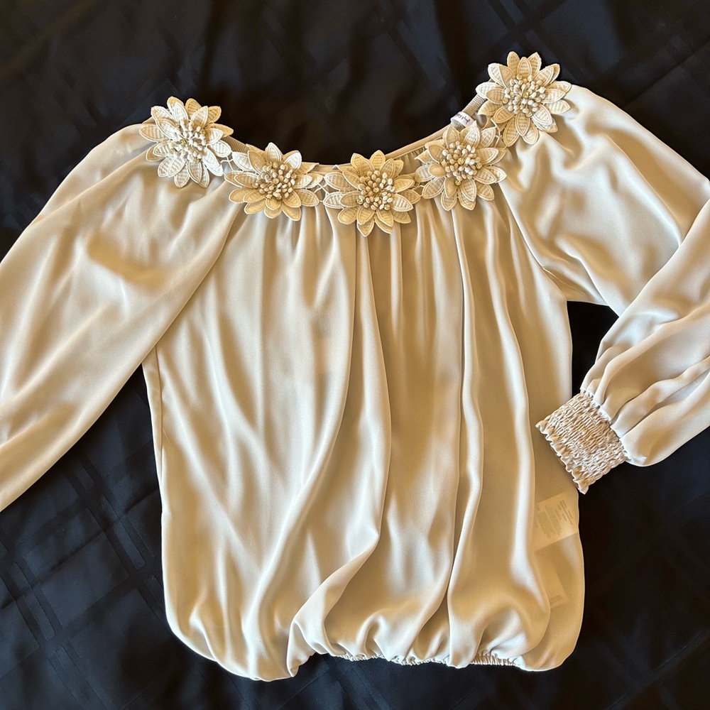Joseph Ribkoff, long sleeve champagne top size 2, NWT
